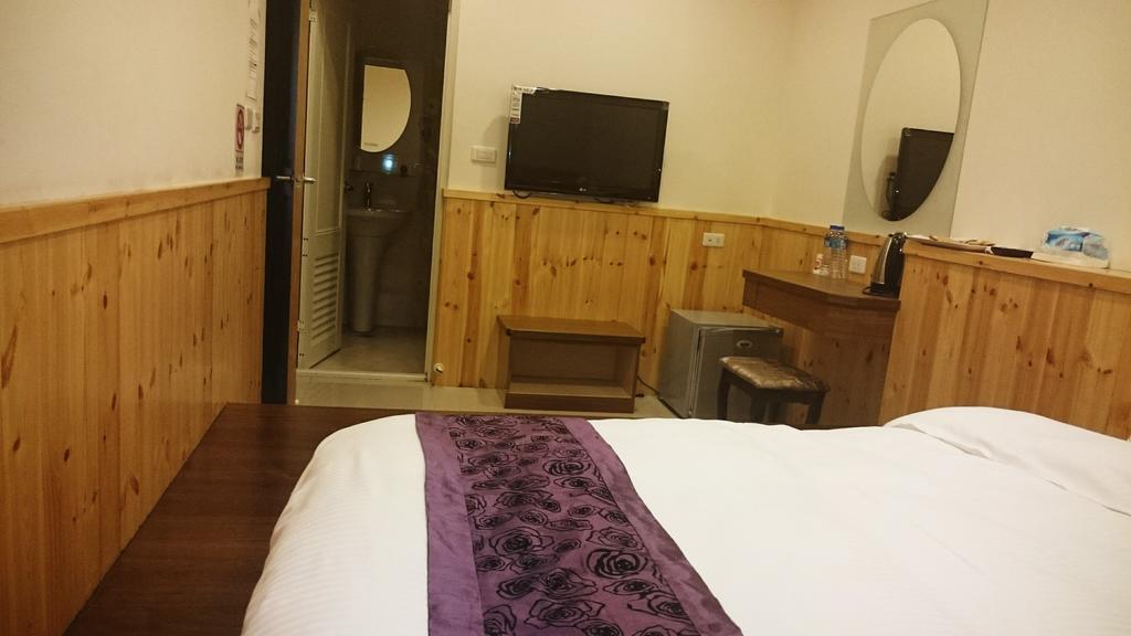 Sun Moon Lake Crystal B&B Nantou Exterior photo