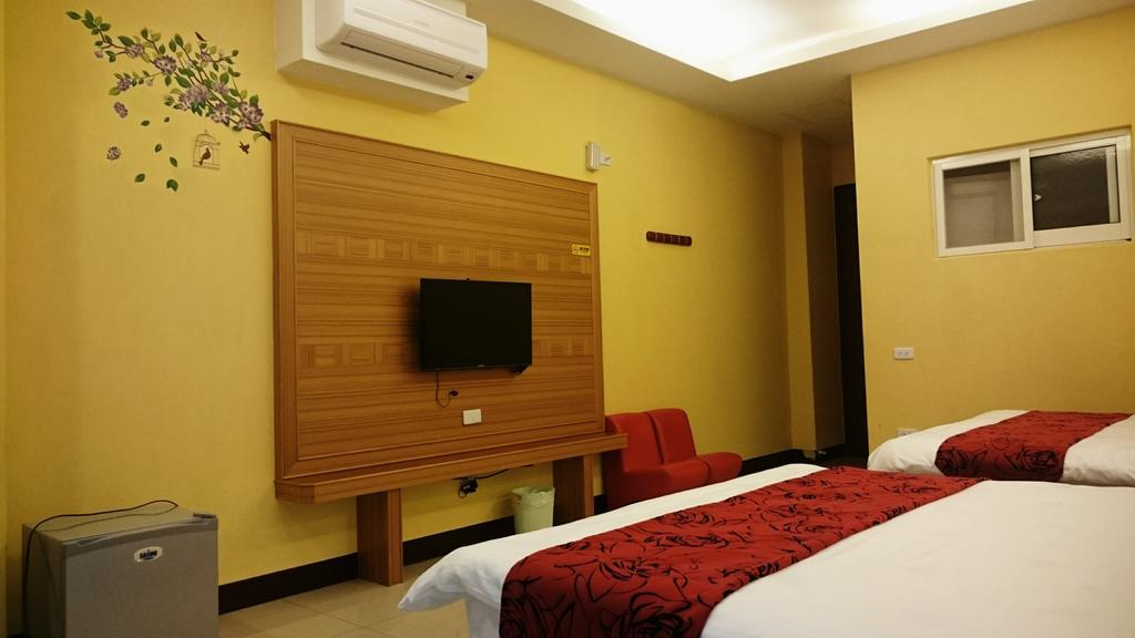 Sun Moon Lake Crystal B&B Nantou Exterior photo